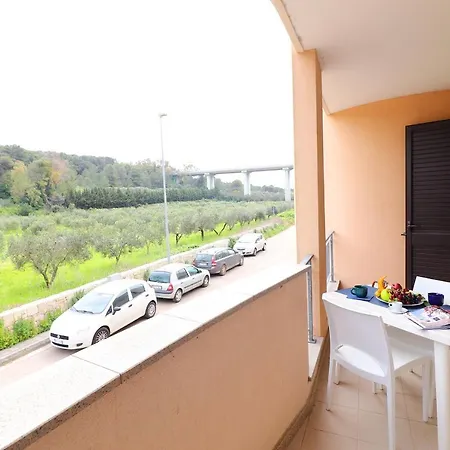 Claudia A 6 Posti *
