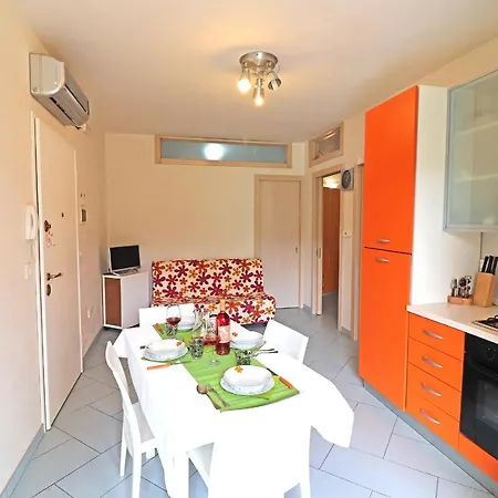 Claudia A 6 Posti Holiday home *